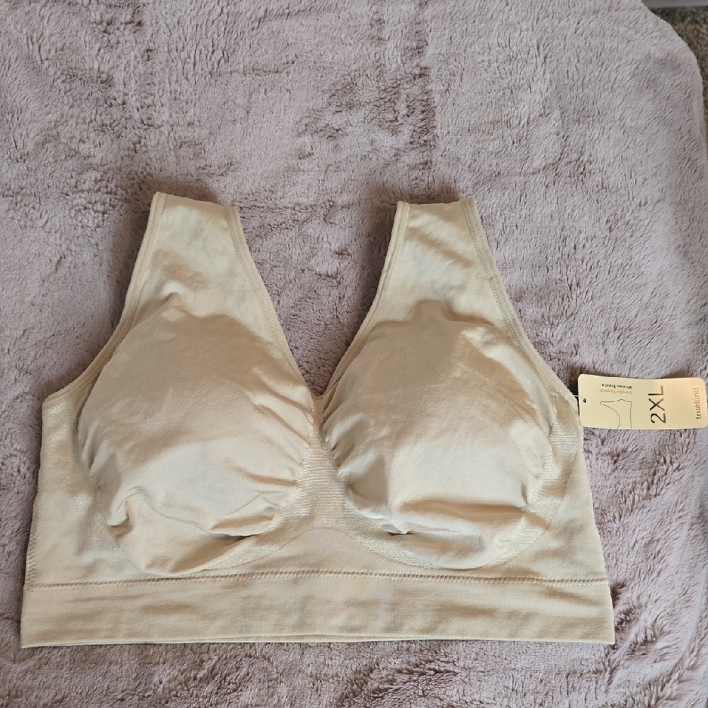 NWT Truekind Throw On Wireless Bralette